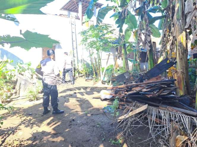 
					Kebakaran Melanda Rumah Warga di Desa Kembangan Purbalingga