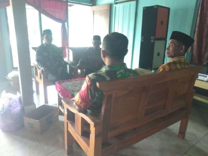 
					Babinsa Serka Darwanto Mendorong Kesadaran Lingkungan di Desa Plosorejo Sragen