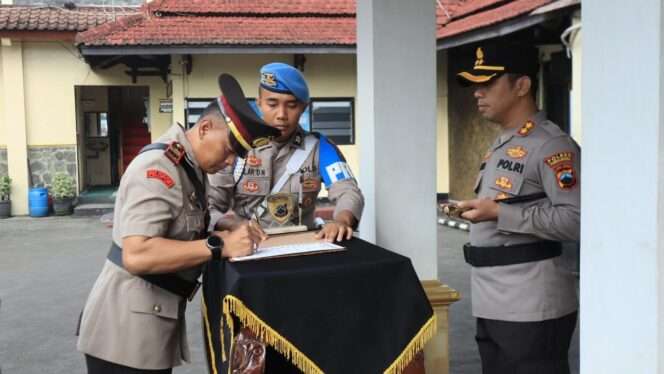 
					Sertijab di Polres Purbalingga: Kapolres Harapkan Peningkatan Kinerja dan Pengembangan Karir