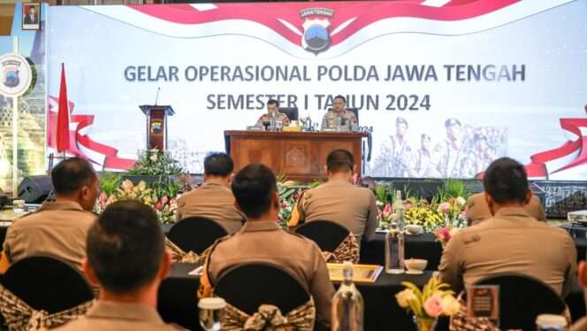 
					Kapolda Jateng Gelar Operasional Semester I 2024: Fokus pada Kesiapan Pengamanan dan Netralitas Polri