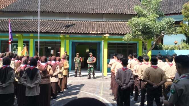 
					Meningkatkan Rasa Cinta Tanah Air dan Wawasan Kebangsaan di Boyolali: Latihan Pramuka SMK Darul Fikr