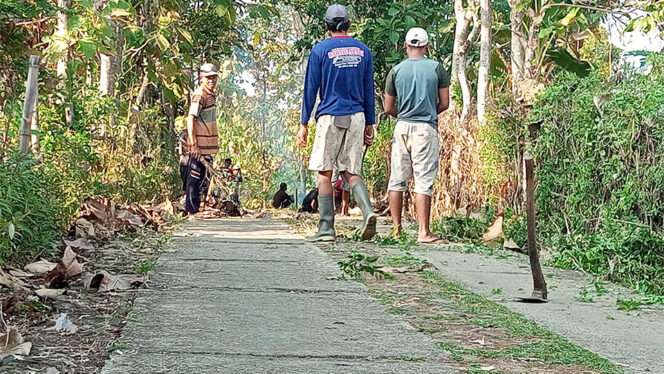 
					Kegiatan Kerja Bakti di Dusun Gesing, Ploso Purwantoro, Wonogiri