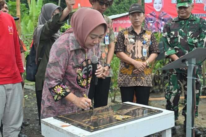 
					Bupati Petahana Tiwi Resmikan Pemanfaatan Irigasi Air Tanah Dangkal di Karangpucung Purbalingga