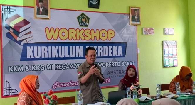 
					Implementasi Kurikulum Merdeka di MI Purwokerto Barat: Workshop KKG untuk Meningkatkan Mutu Pendidikan