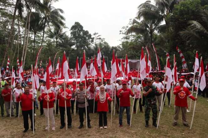 
					Bupati Petahana Purbalingga Canangkan Gerakan 10 Juta Bendera Merah Putih untuk HUT RI ke-79