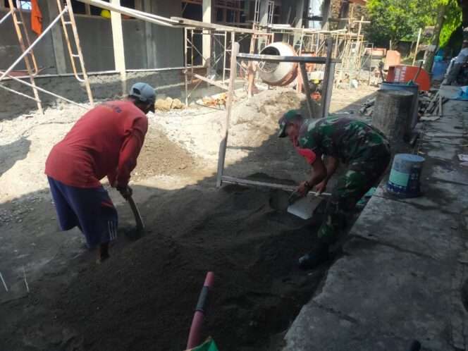 
					Gotongroyong Bersama Babinsa Bagor: Rehab Rumah untuk Meningkatkan Kesejahteraan Masyarakat